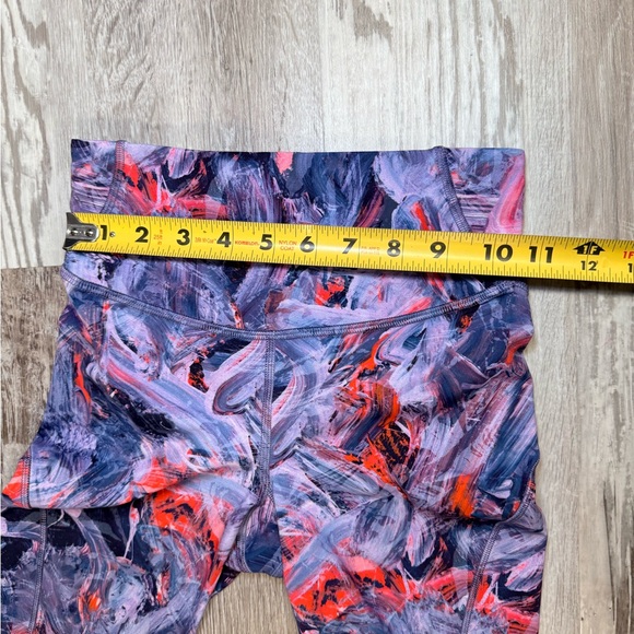 Lululemon Abstract Patterned Shorts - Picture 7 of 7